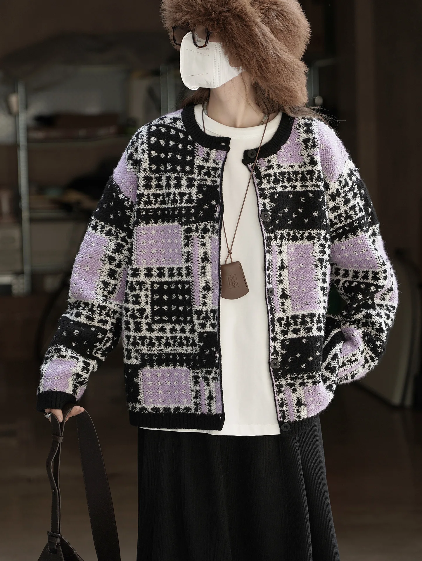 

Retro artistic block contrasting short wool sweater, loose and fashionable top for women