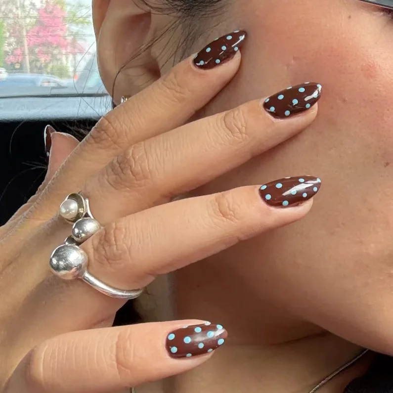 10pcs Handmade Brown Short Oval False Nails Retro Hand-drawn Blue Polka Dot French Press on Nails Full Cover Detachable Manicure