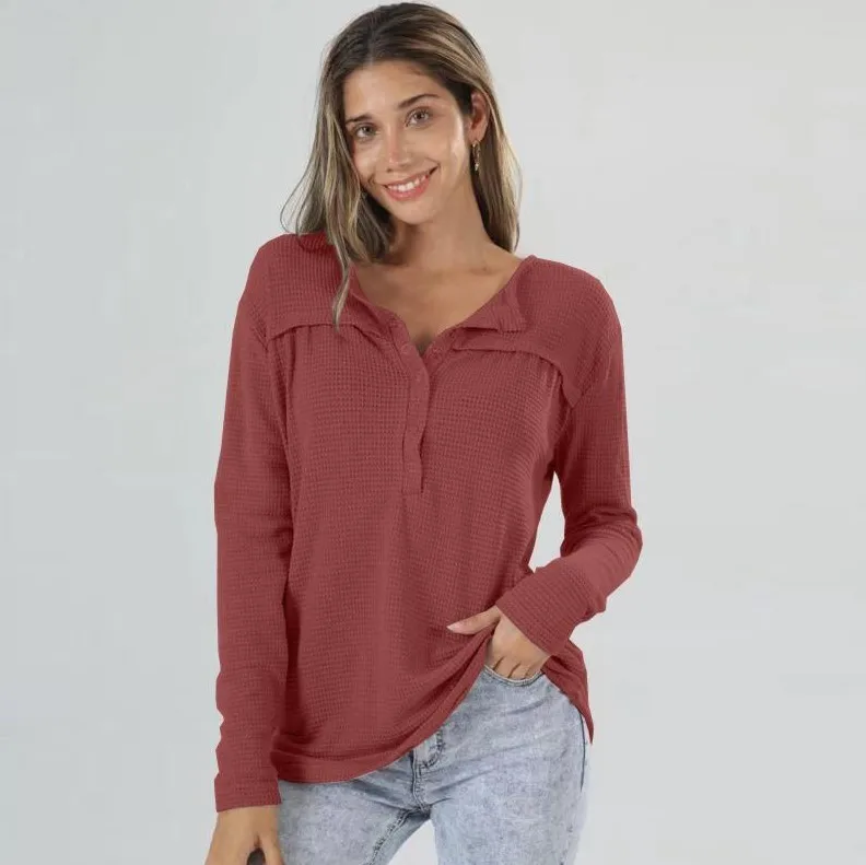 เสื้อยืดผู้หญิงสไตล์ยุโรปอเมริกัน แฟชั่นใหม่ สีพื้น ติดกระดุม สบายๆ เท่ๆ เรียบง่าย ทรงหลวม เสื้อผ้าผู้หญิง ท็อปส์