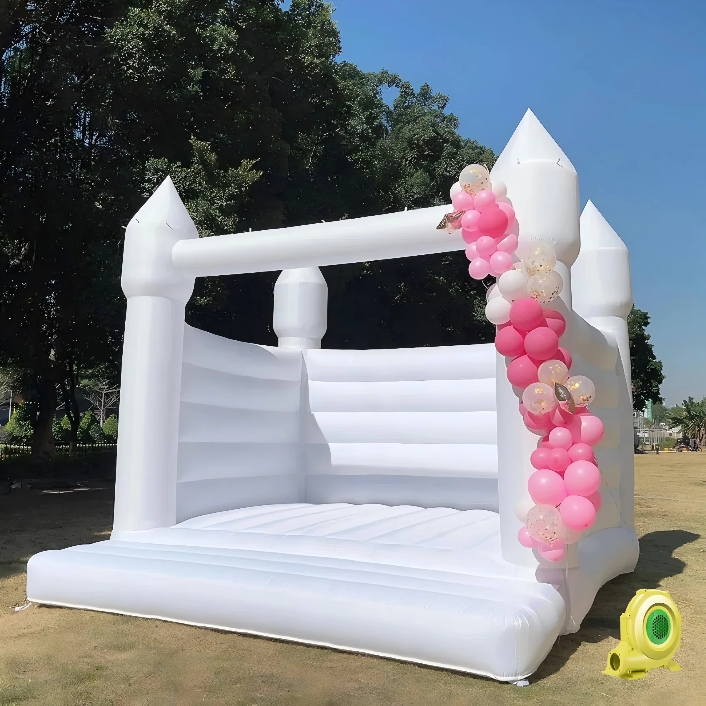 Castelo de casa de salto branco inflável, casa inflável oxford de 13x13x11 pés com ventilador para aniversário de crianças pequenas, personalização de casamento