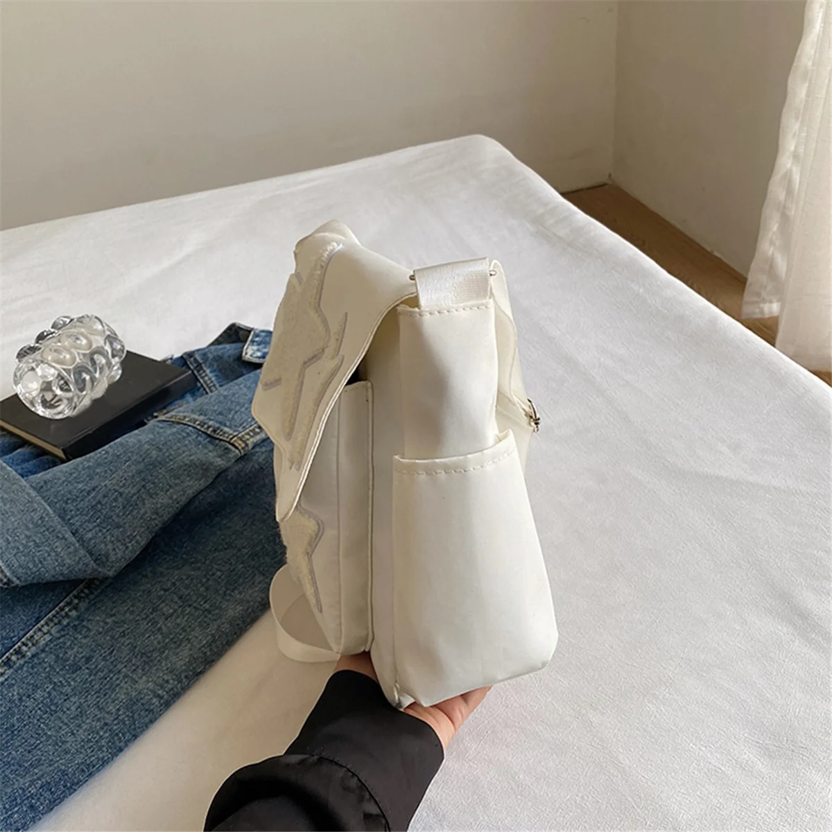 حقيبة ABQR للنساء بتصميم نجمة حقيبة ساعي لطيفة قابلة للتعديل مع جيوب جانبية وحقائب كتف بسحاب باللون الأسود