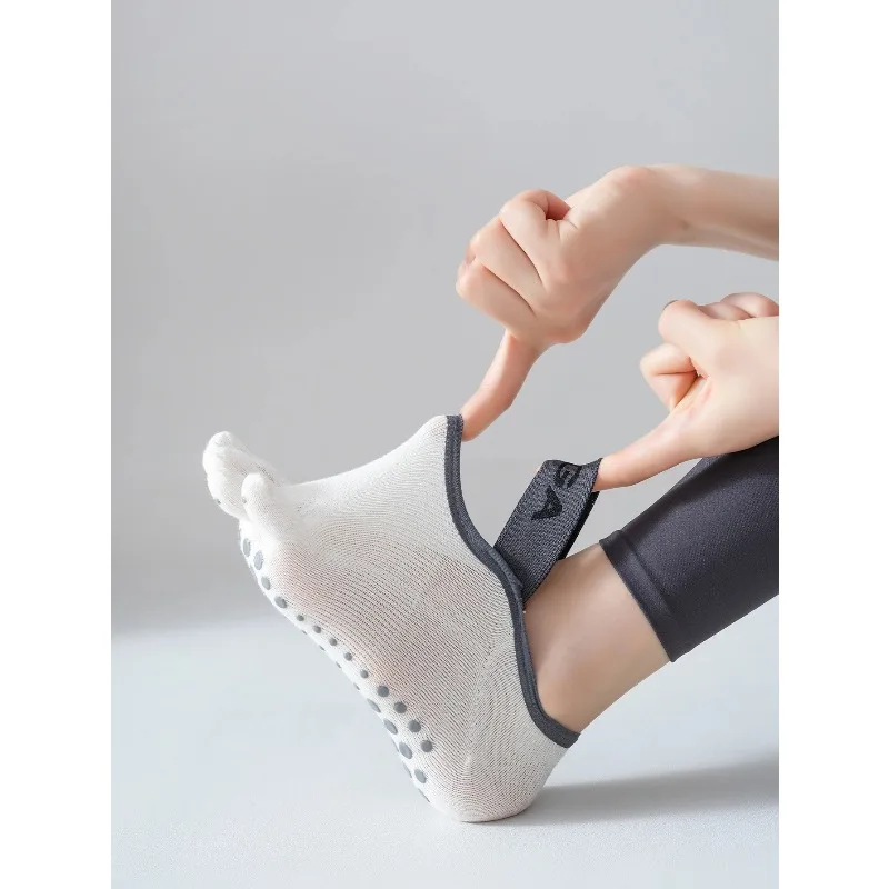 Women's 5 Finger Socks 1 Pair Anti-Slip Professional Yoga Pilates Fitness Socks for Gym Workout Running