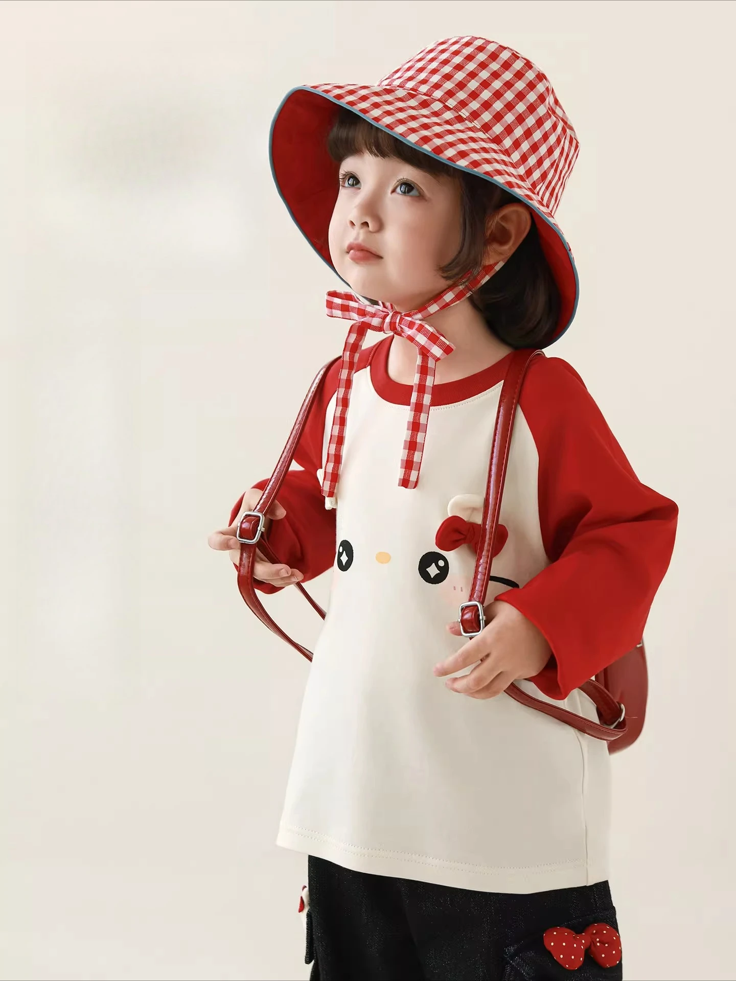 

Детский повседневный комплект одежды: джинсовая куртка с красной клетчатой юбкой и базовая футболка, размер 2-7 лет