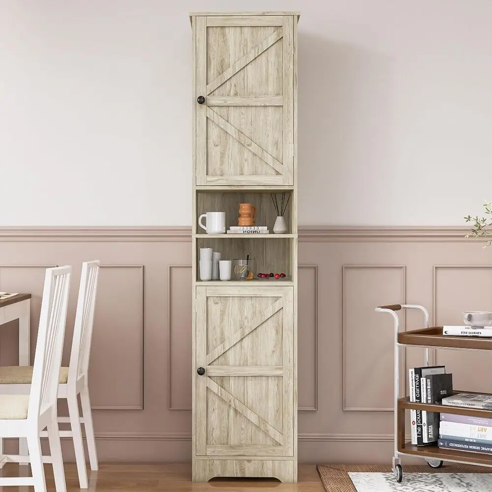 Szara wysoka szafka z 2 drzwiami i 2 otwartymi półkami do użytku w wielu pomieszczeniach