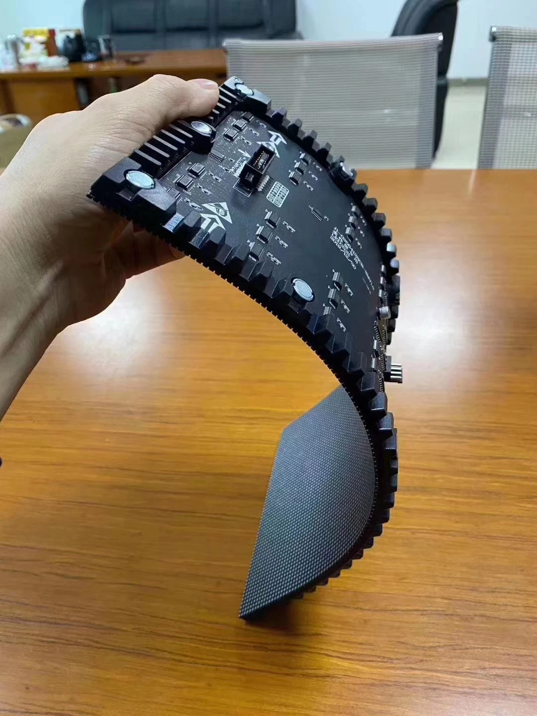 JiLian telas de exibição LED internas de alta definição grande parede curvada macia cilíndrica flexível P2.5 P1.8 P2 P1.5 P1.25 alta