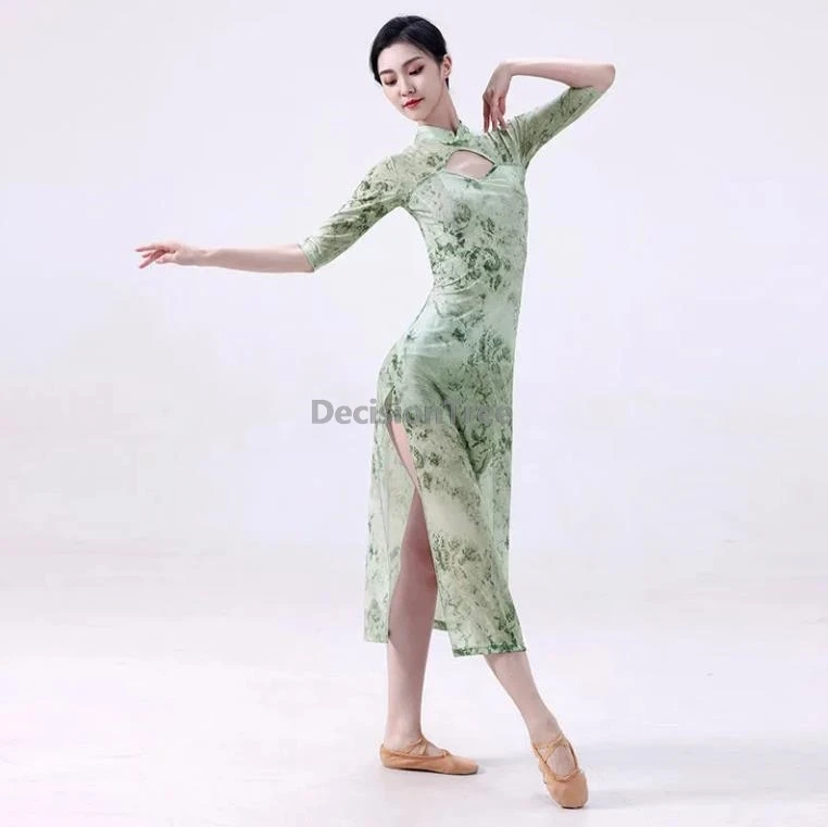 

Элегантное женское Ципао с разрезом для классических танцев, 2021, облегающее китайское танцевальное Ципао с принтом феи, одежда для выступлений на сцене