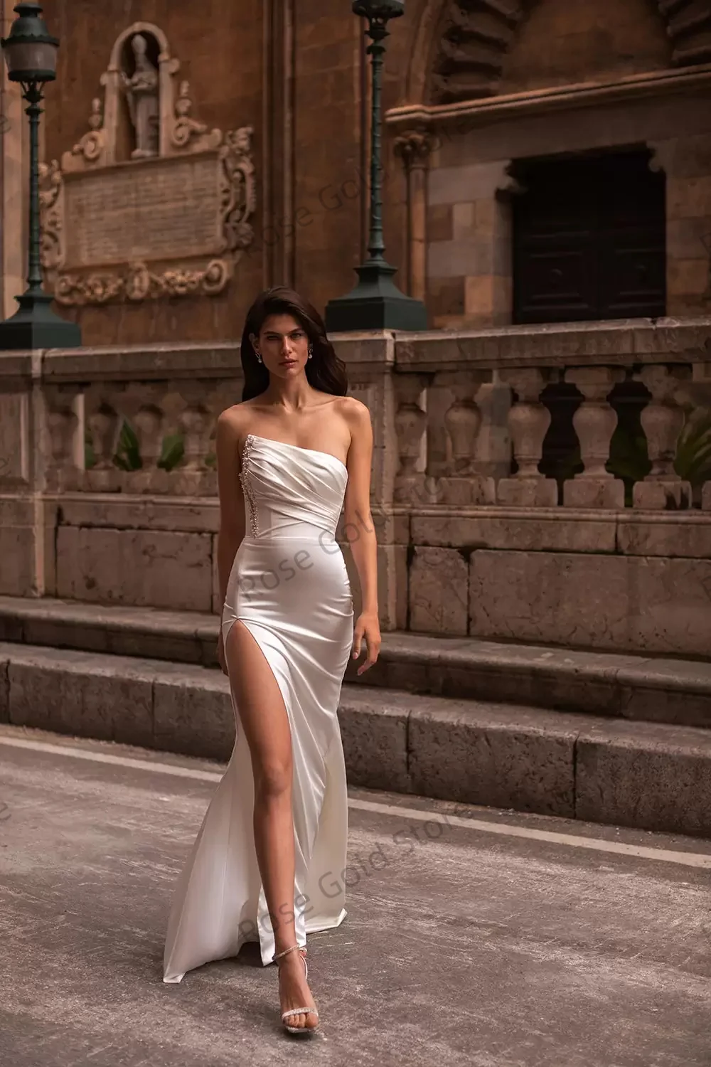 여성을위한 Strapless 인어 웨딩 드레스 맞춤형 얼룩 정장 신부 가운 슬릿 Robes de Soriee with Detachable Train