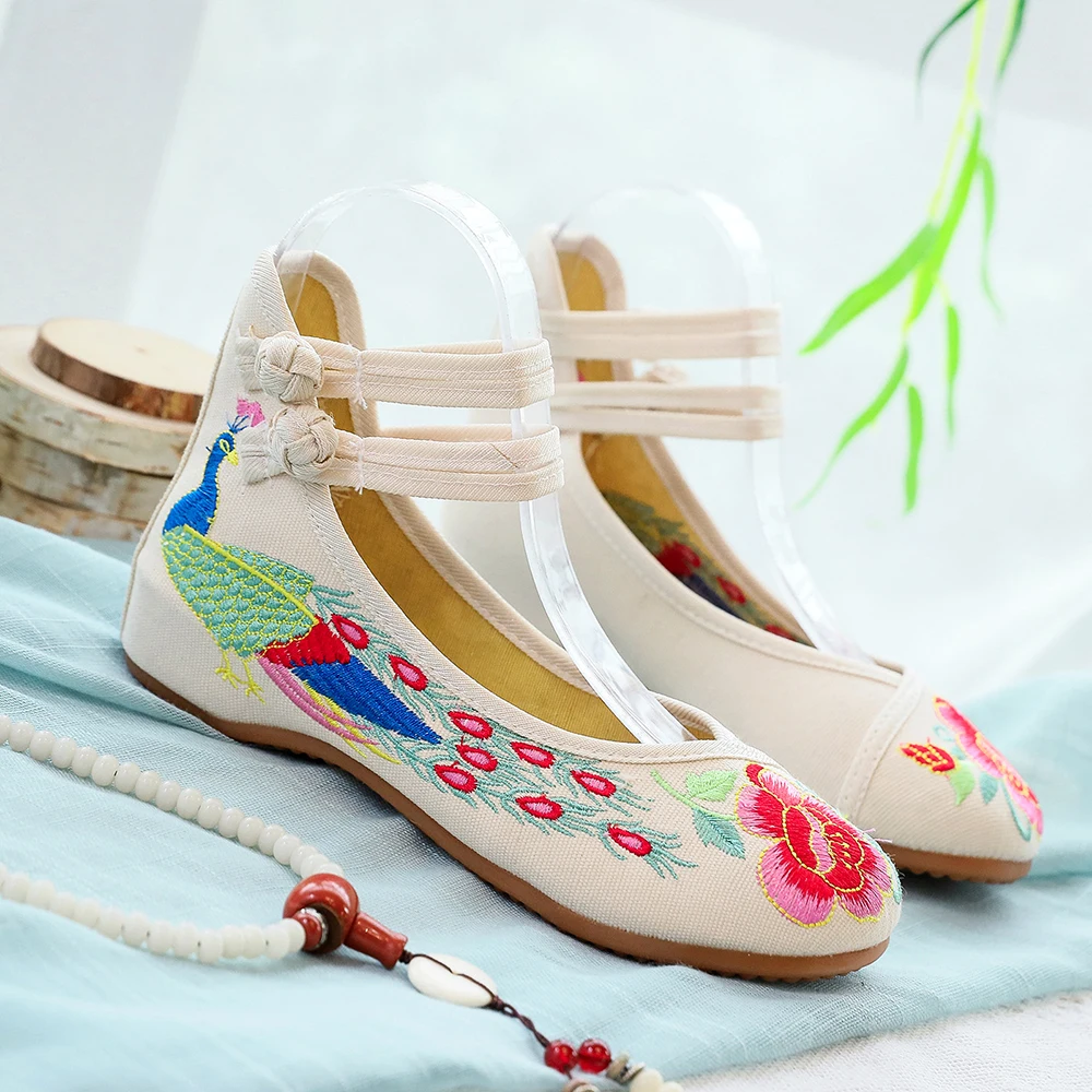 Veowalk Big Size 34-43 Chinese Style Peacock Embroidery Women\'s Flats Old Peking Soft Sole Casual Breathable Cloth Shoes Woman