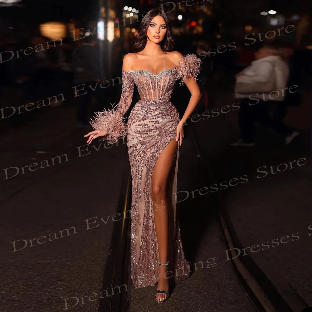 

Exquisite Mermaid Classic Evening Dresses Fashionable Sweetheart Off Shoulder One Sleeve Feathers Prom Gowns With High Split