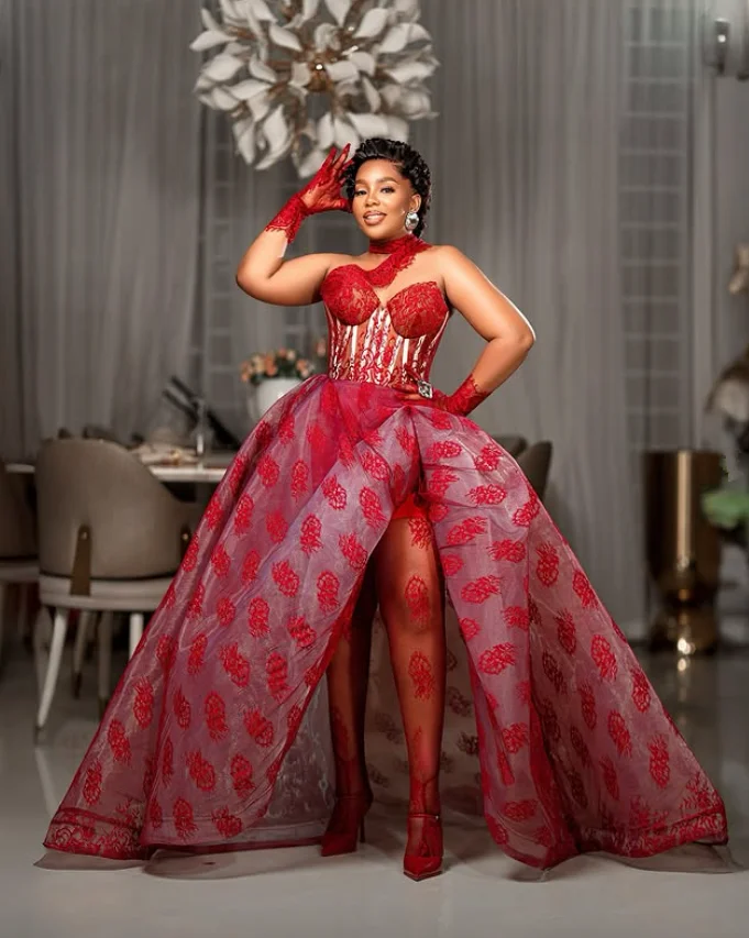 

Burgundy Puffy African Prom Dancing Dresses Boning Corset Top Sexy Slit Aso Ebi Lace Applique Evening Occasion Gown Customized
