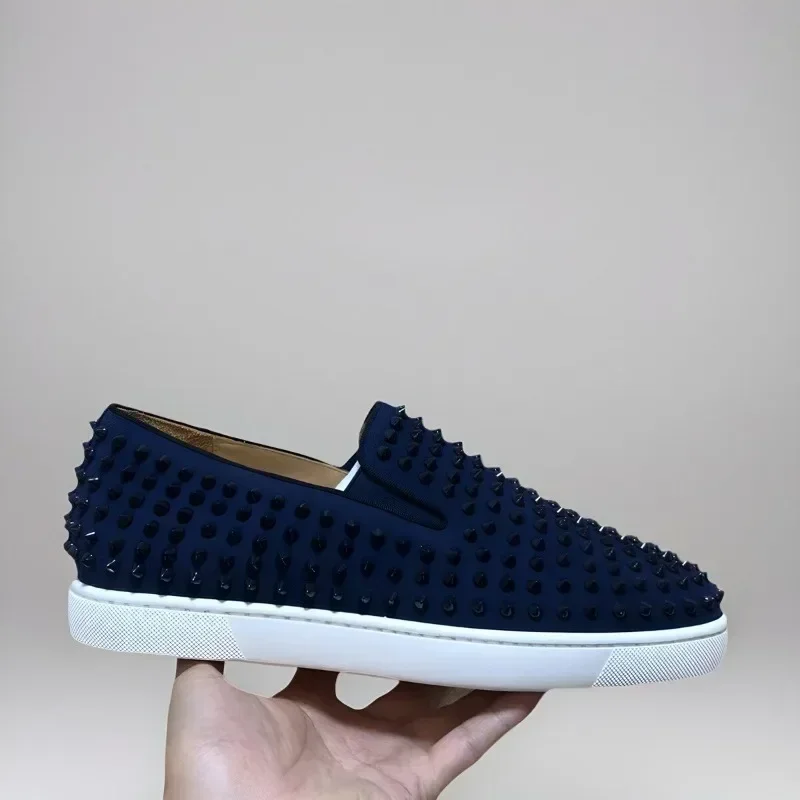 Zapatos de diseñador, zapatos con parte inferior roja, zapatillas deportivas para hombre, zapatillas planas con remaches de cuero genuino de ante azul oscuro con pinchos para conducir