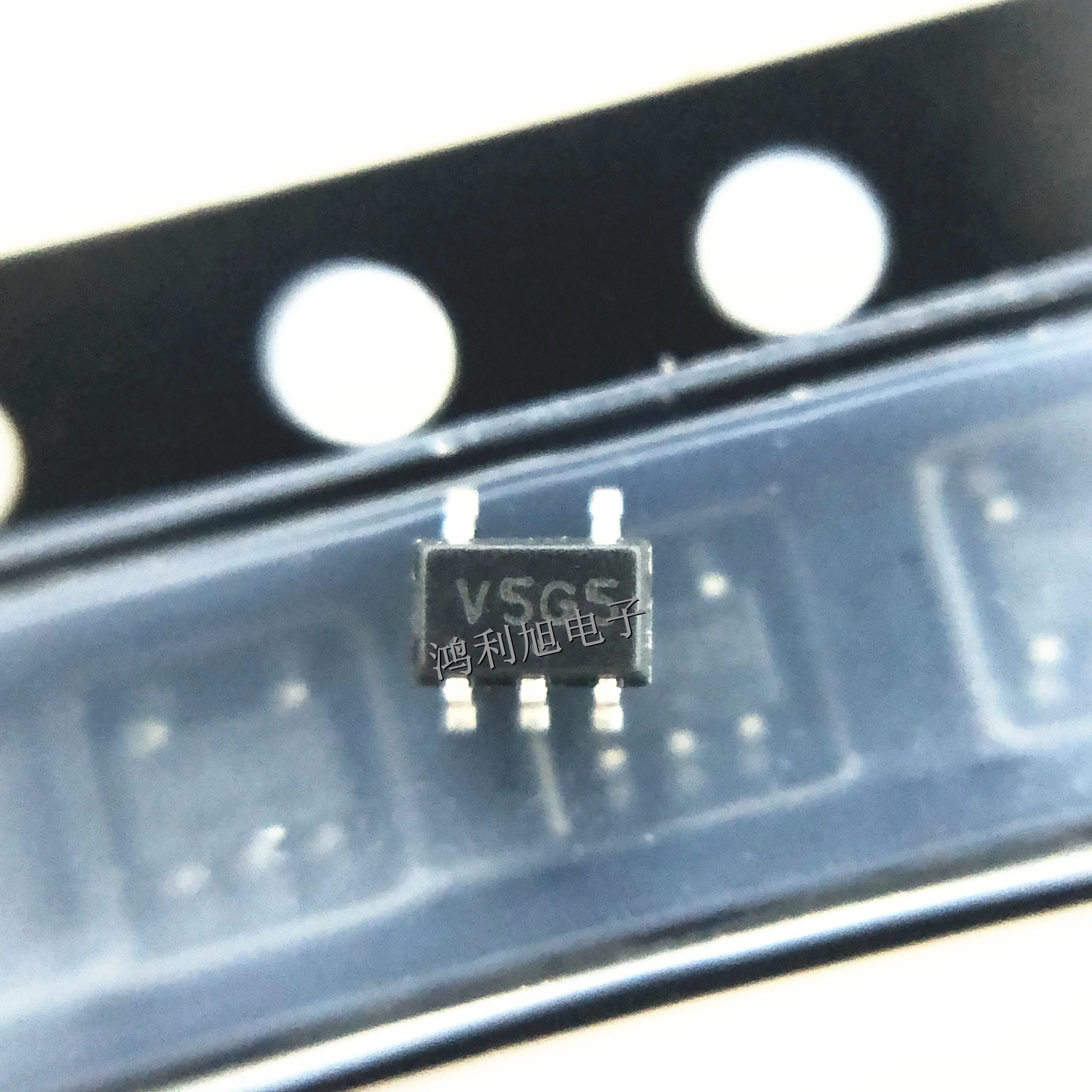 10PCS/Lot NCV8715SQ33T2G MARKING:V5 LDO Regulator Pos 3.3V 0.2A 5-Pin SC-88A T/R Automotive AEC-Q100