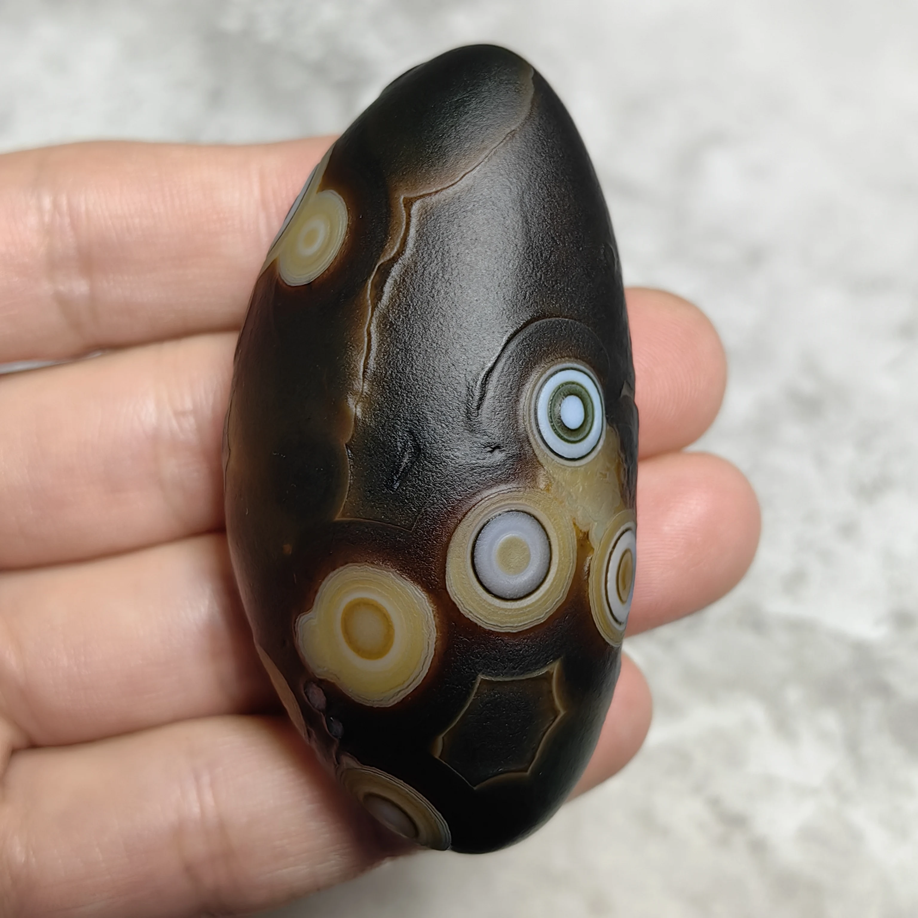 Pure Natural Divine Eyes Agate Rough Stone Palm Stones Amulet For Ward Off Evil , Against Negativity, Stress Relief Home Decor