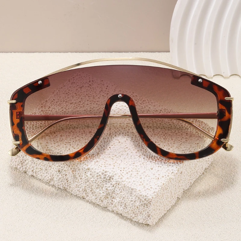 

Luxury Design Women Sunglasses Men New Trend Large Oversized UV400 Sun Glasses Unisex Gradient Colorful Party Eyewear Goggles