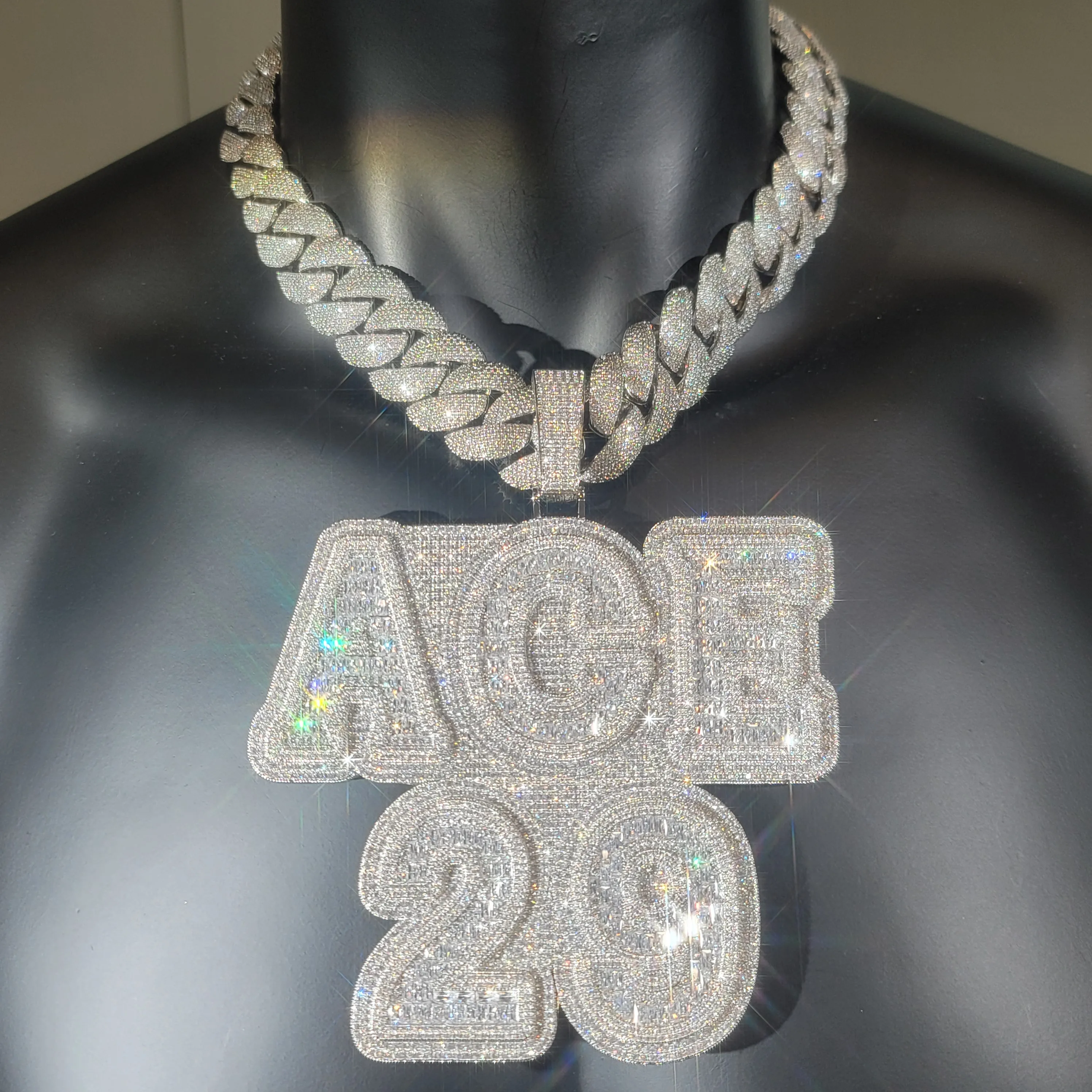 

Custom Big Letter&Number Pendant Miami Cuban Chain Solid Back Hip Hop Jewelry Icy Baguettecz Fashion Word Nameplate BirthdayGift