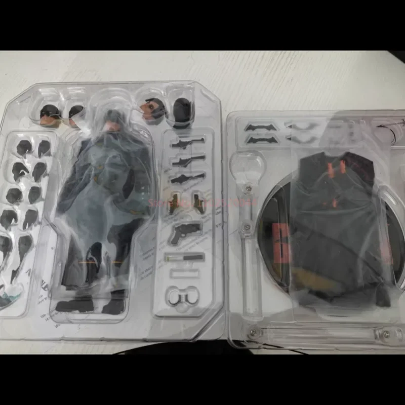 Mezco Ant-Man باتمان روبرت باتينسون 1/12 عمل الشكل 6 بوصة مجموعة كاملة أنيمي نموذج جمع لعبة هدية الكريسماس #4