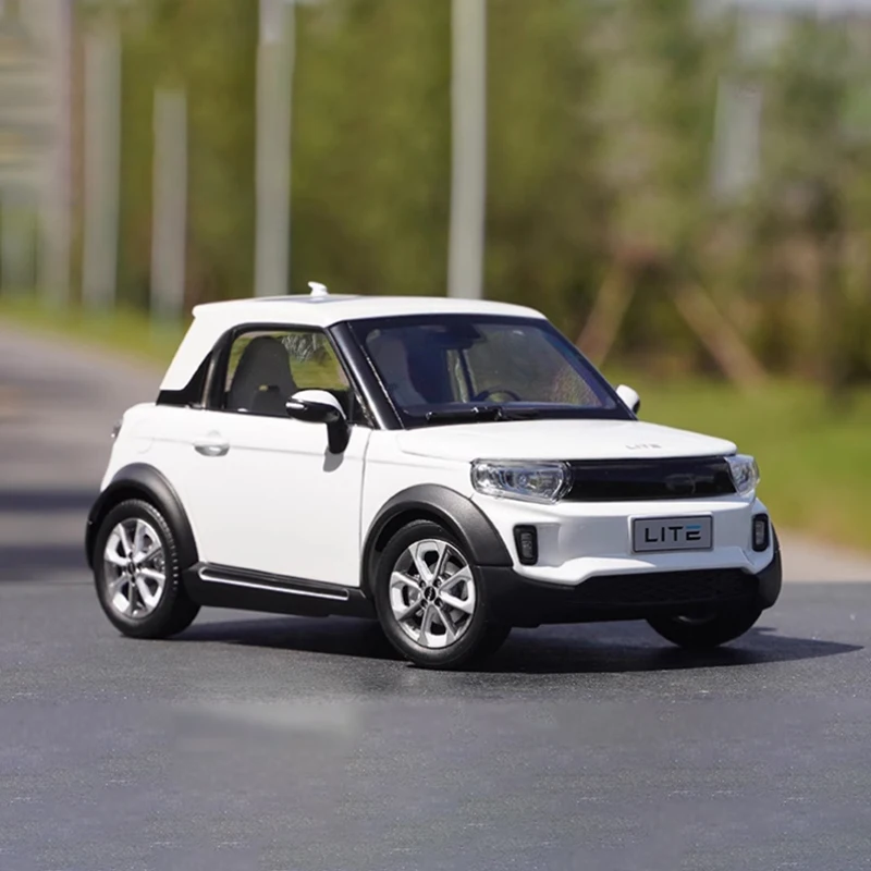 Diecast 1:18 Scale Baic LITE Afcfox Alloy New Energy Car Model Finished Product Simulation Toy Collection Gift Static Model