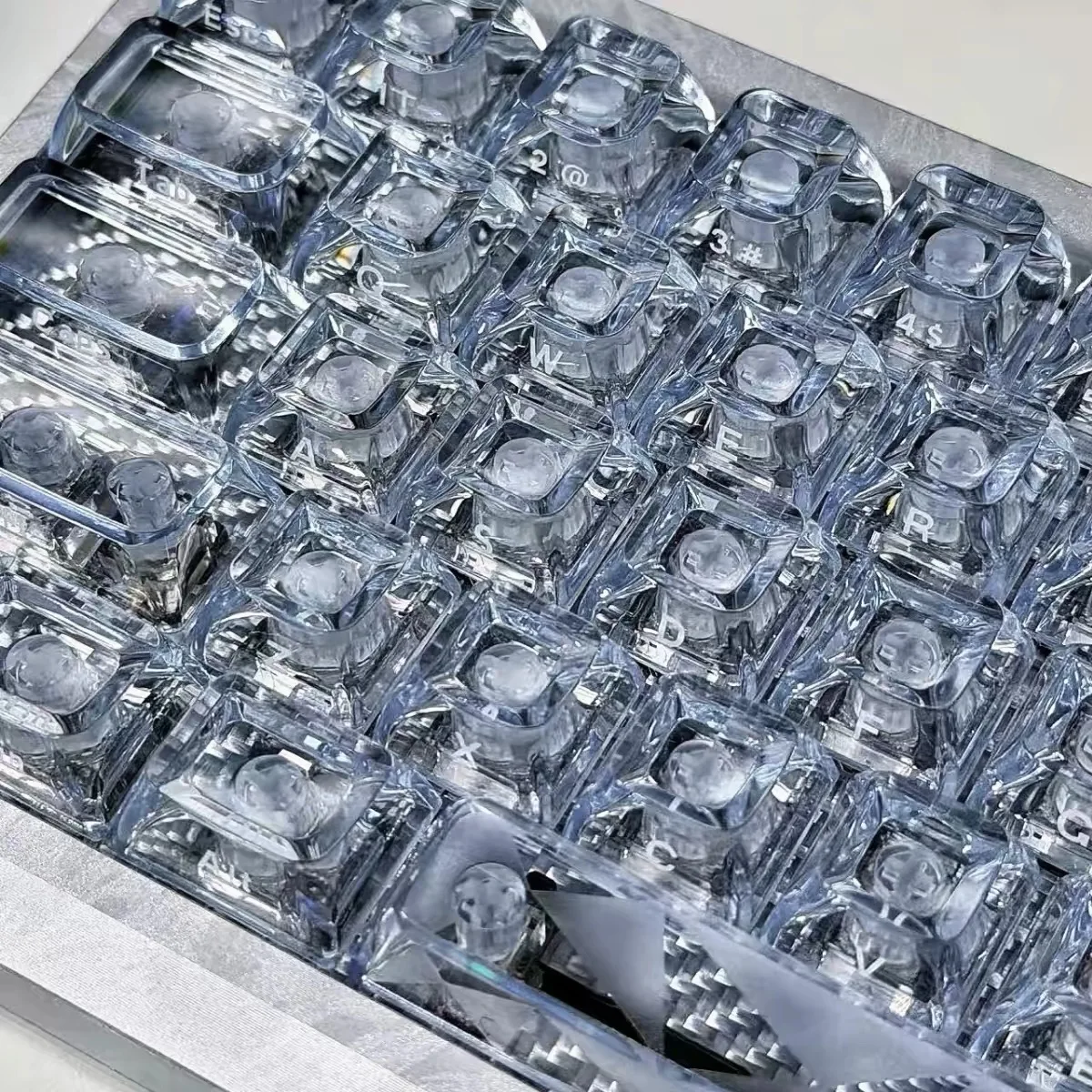 Star-shaped keycaps, high-transparency material, 126 keys