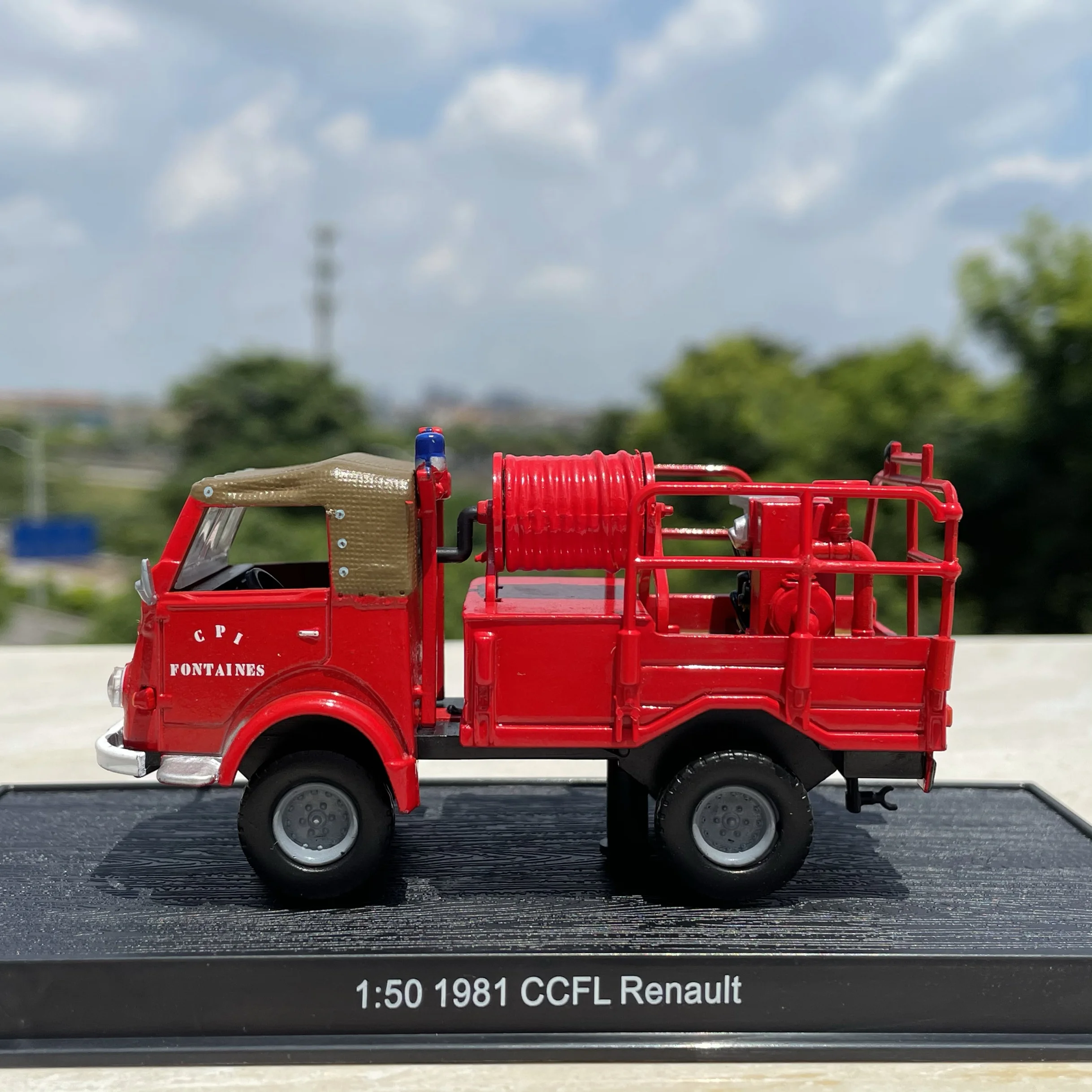 Diecast escala 1:50 Renault motor de bomberos coche en miniatura de aleación juguete coleccionable regalo recuerdo adorno de exhibición