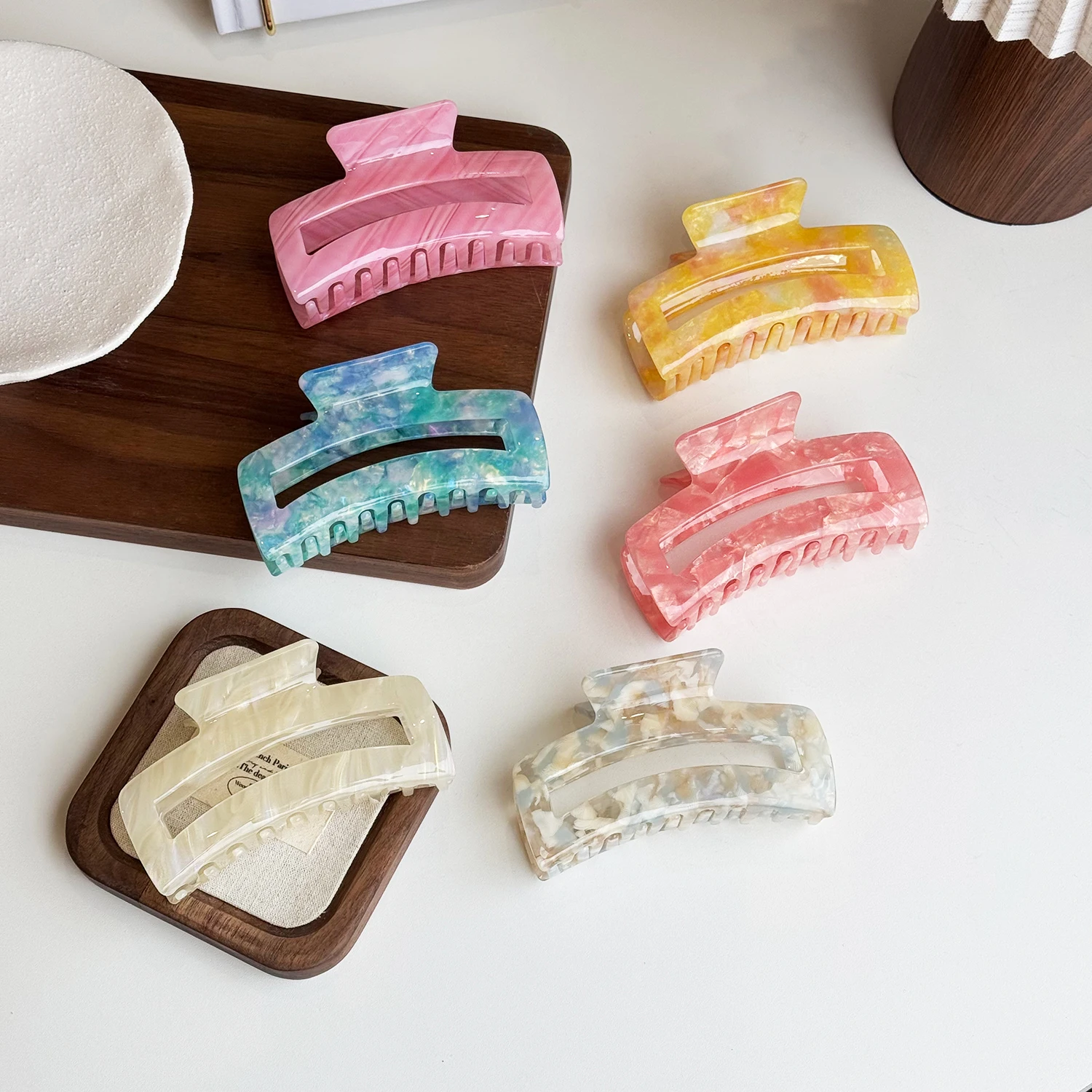 

Dowell Design-sense Hollowed-out Grab Clip Versatile Updo High Ponytail Shark Clip Hair Accessory