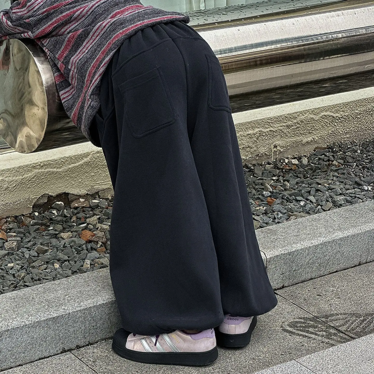 ملابس أطفال فضفاضة متعددة الاستخدامات على الطراز الكوري سراويل رياضية جديدة لخريف وشتاء 2025 للأولاد سراويل محبوكة من الصوف غير رسمية عصرية #4