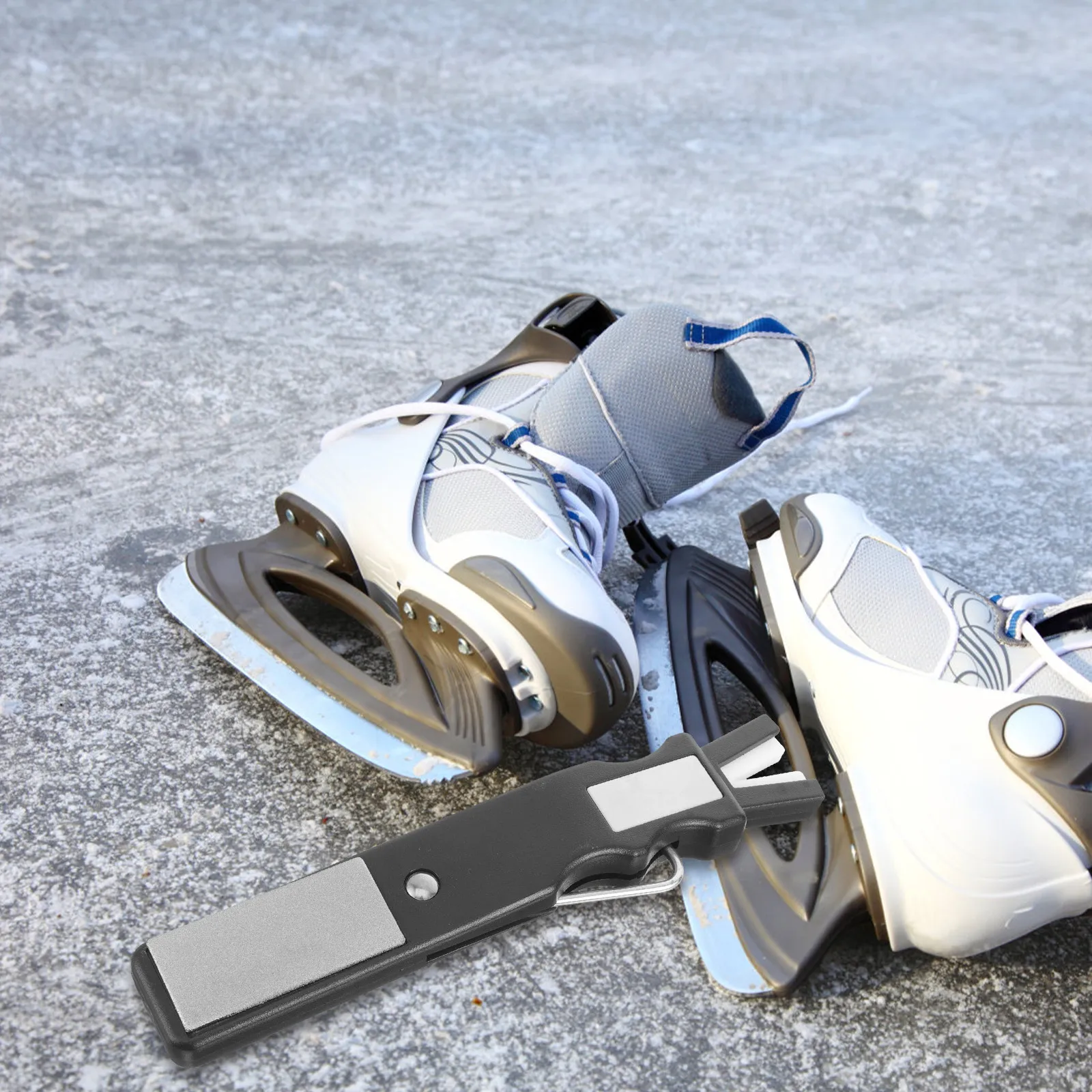 

Многофункциональная точилка для коньков из карбида кремния, маленький точильный камень для ледовых коньков, простая в использовании профессиональная точилка для лезвий для хоккея