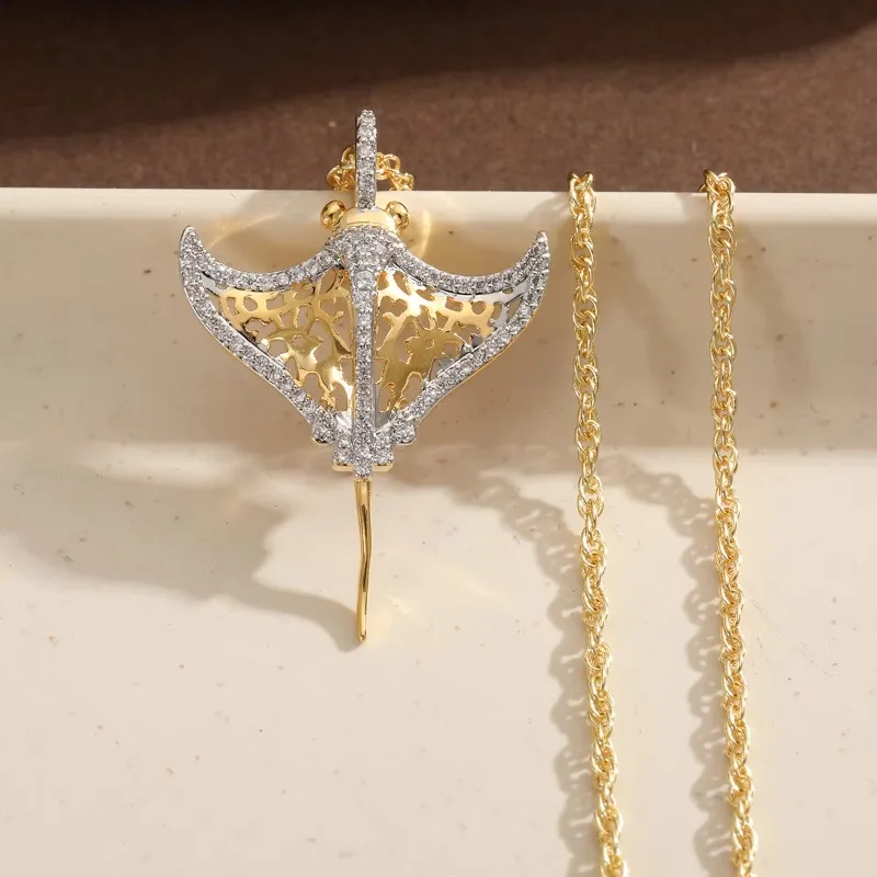Creative Two-Color Devilfish Pendant Necklace Made of Copper Batfish Necklace Suitable for Daily Casual and Ocean Style Outfits