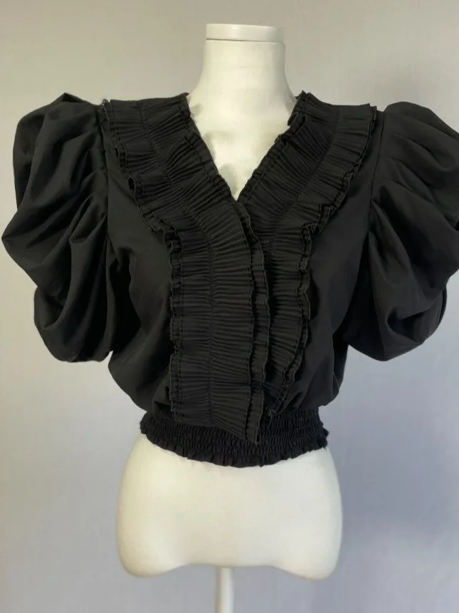 

Chic White irt with Pleated Sves And V-Ne for Women Sweet Wood Ear Detail Korean Sle Spring Summer Faionable Blouse