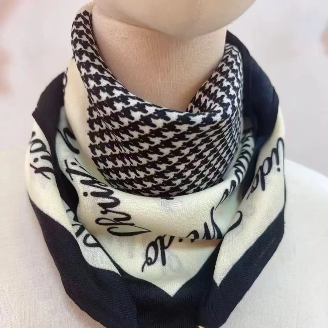 

Authentic Knitting Yarn Cross Short Scarf for Women, Chessboard Pattern, Autumn/Winter Warmth, Stylish Silk Neck Cover, Small Sc