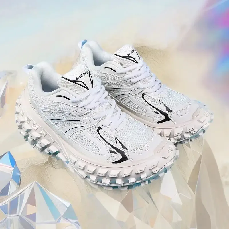 

Versatile and popular casual sports shoes, fashionable and comfortable soft soled running shoes