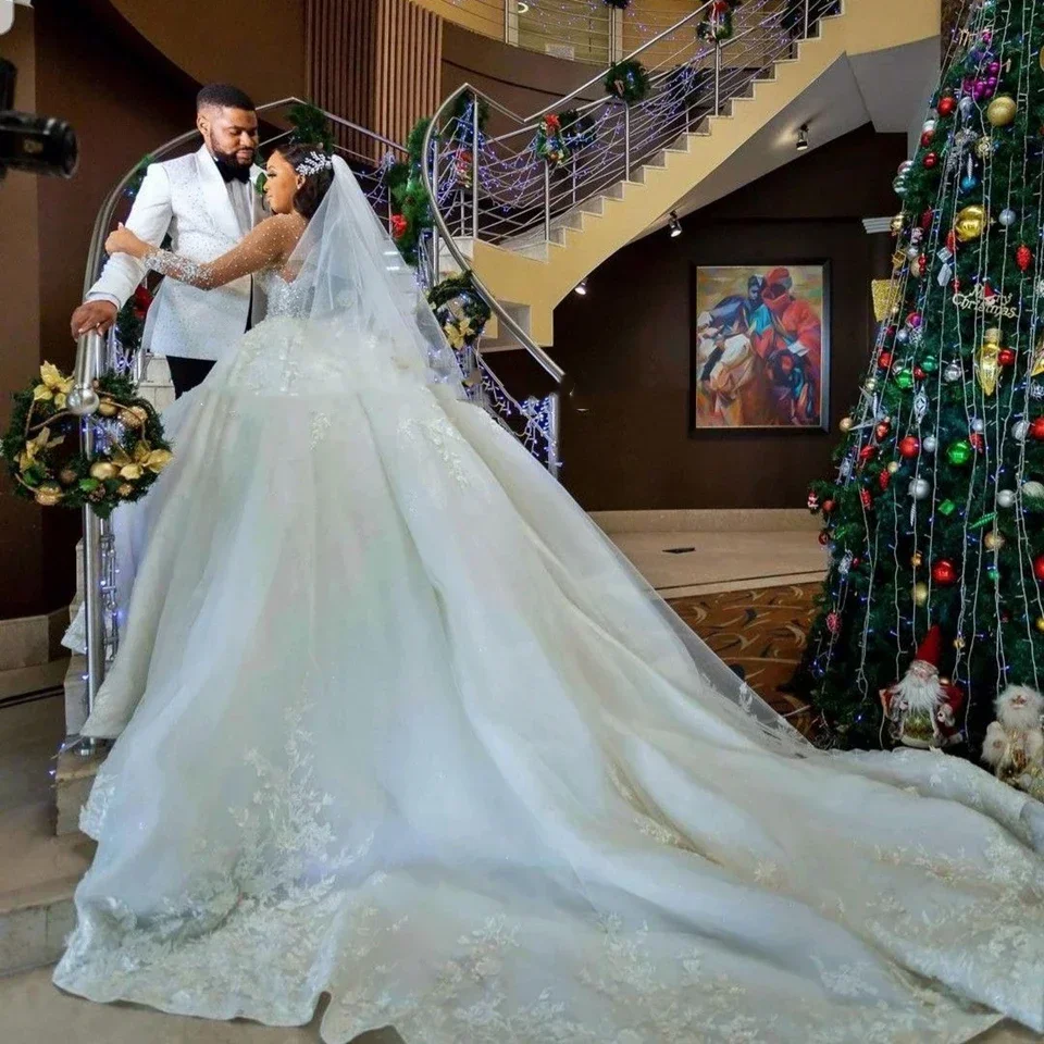 Personalizado de luxo branco vestidos de casamento 2025 vestido de baile o pescoço frisado apliques mangas compridas vestido de noiva