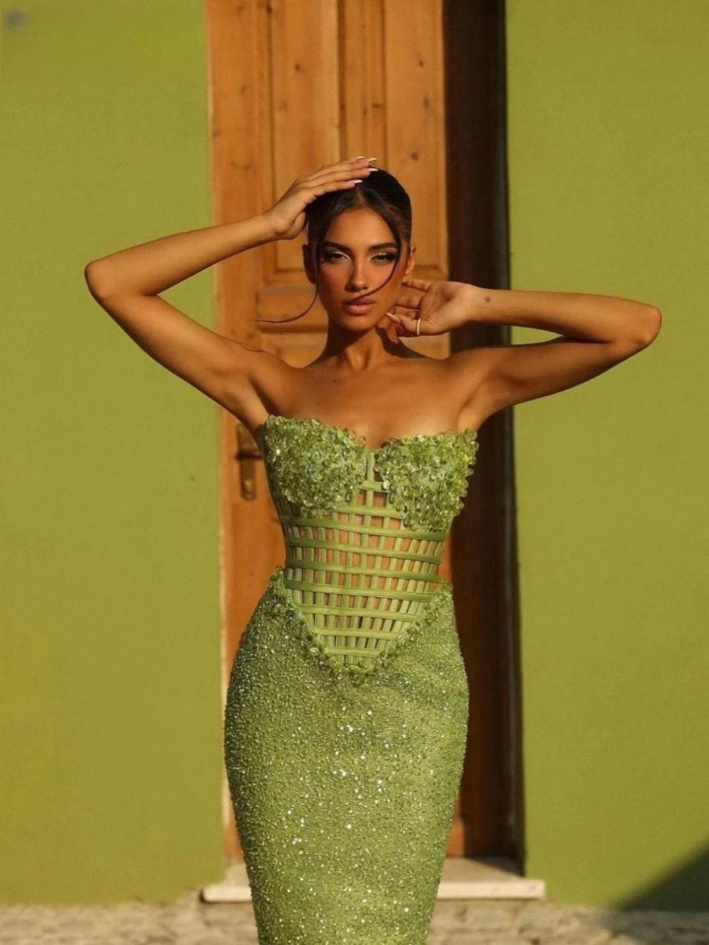 Sexy Sleeveless Backless Cocktail Dresses Sparkly Sequins Crystal Evening Dress Elegant Green Prom GownCustomized Robe De Mariée