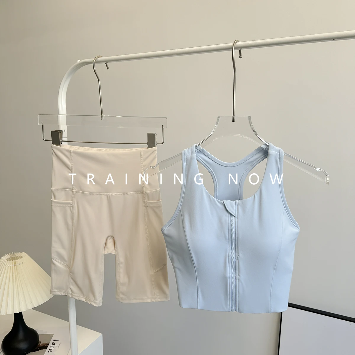 

Женский спортивный костюм для бега, летний профессиональный быстросохнущий костюм для пилатеса и йоги, модный спортивный костюм для фитнеса на открытом воздухе