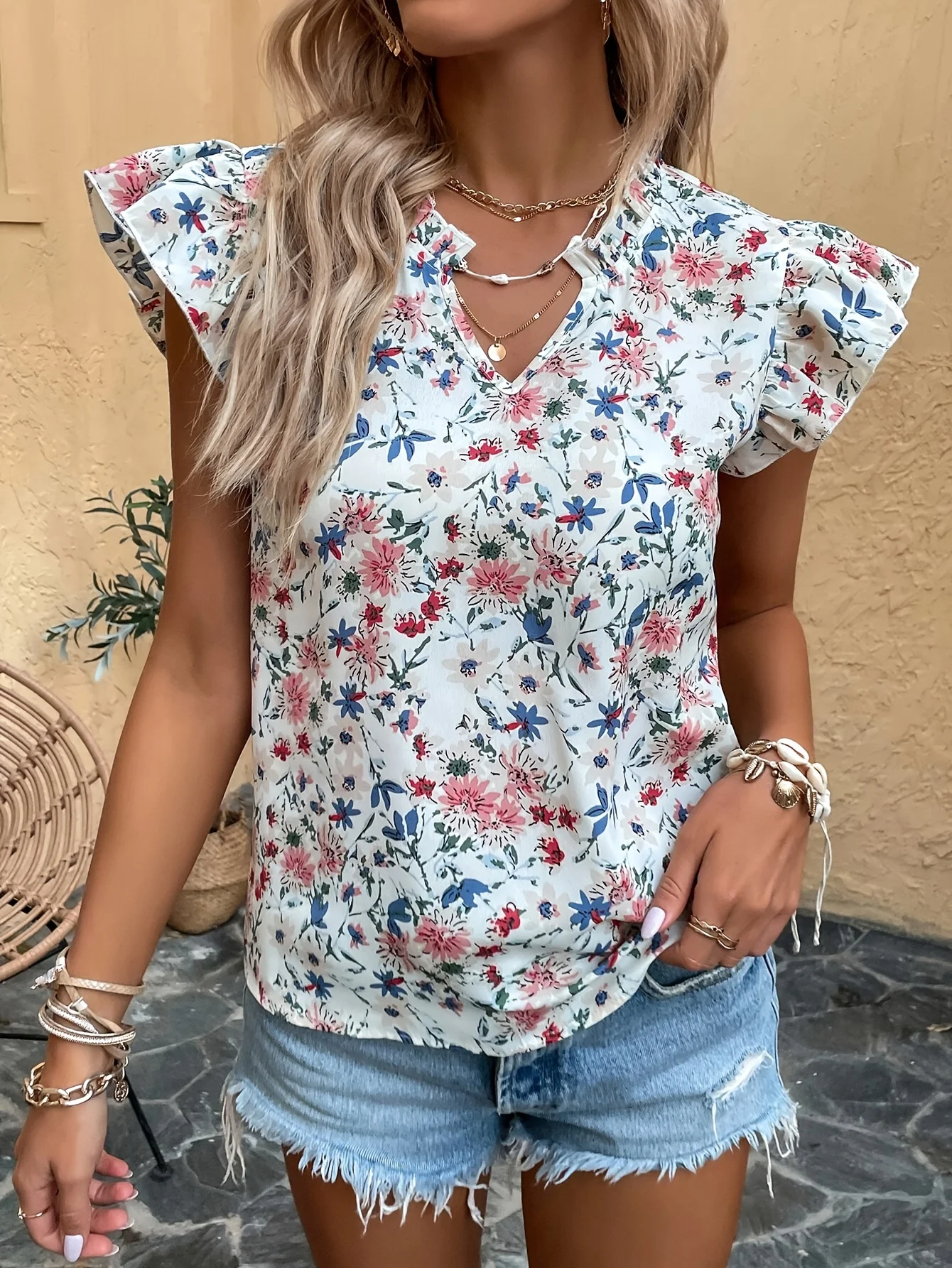 

Women's Fashion Floral Print Notched Neck Blouse Elegant Flutter Sleeve Ruffle Trim Blouse For Spring & Summer Women's Clothing