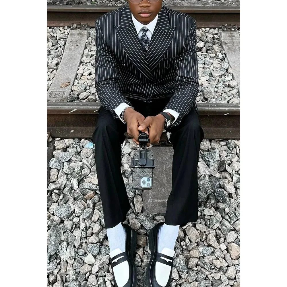 

Black White Stripe Double Breasted Peaked Lapel Men Suits 2 PCS (Jacket+Pants) Wedding Evening Party Sets Formal Occasions Suits