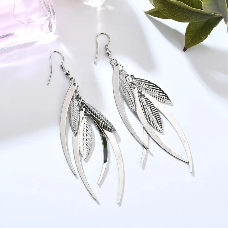 Trendy Leaves Earrings Bohemia Long Earring Women Irregular Sexy Girls Jewelry Fashion Punk Metal Tassel Earrings 2022 Earings