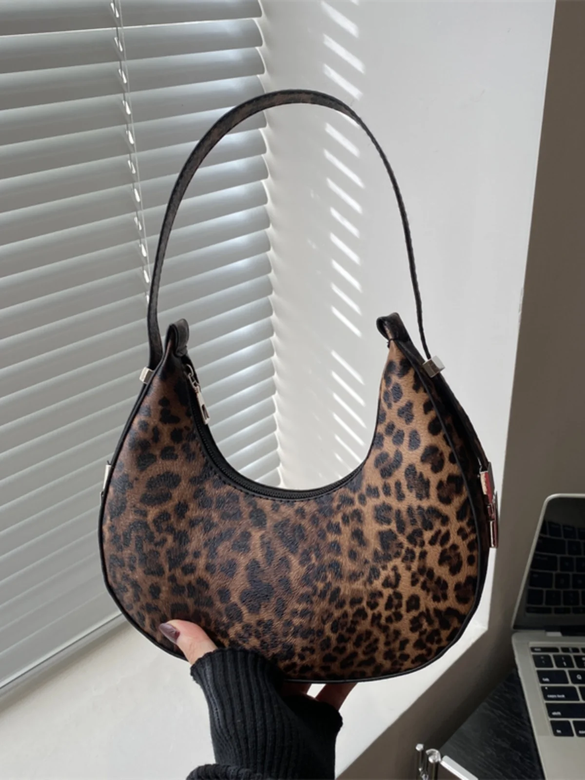 bolsa-feminina-da-moda-2025-nova-colecao-primavera-design-versatil-bolsa-dumpling-de-ombro-Unico-casual-e-para-lazer
