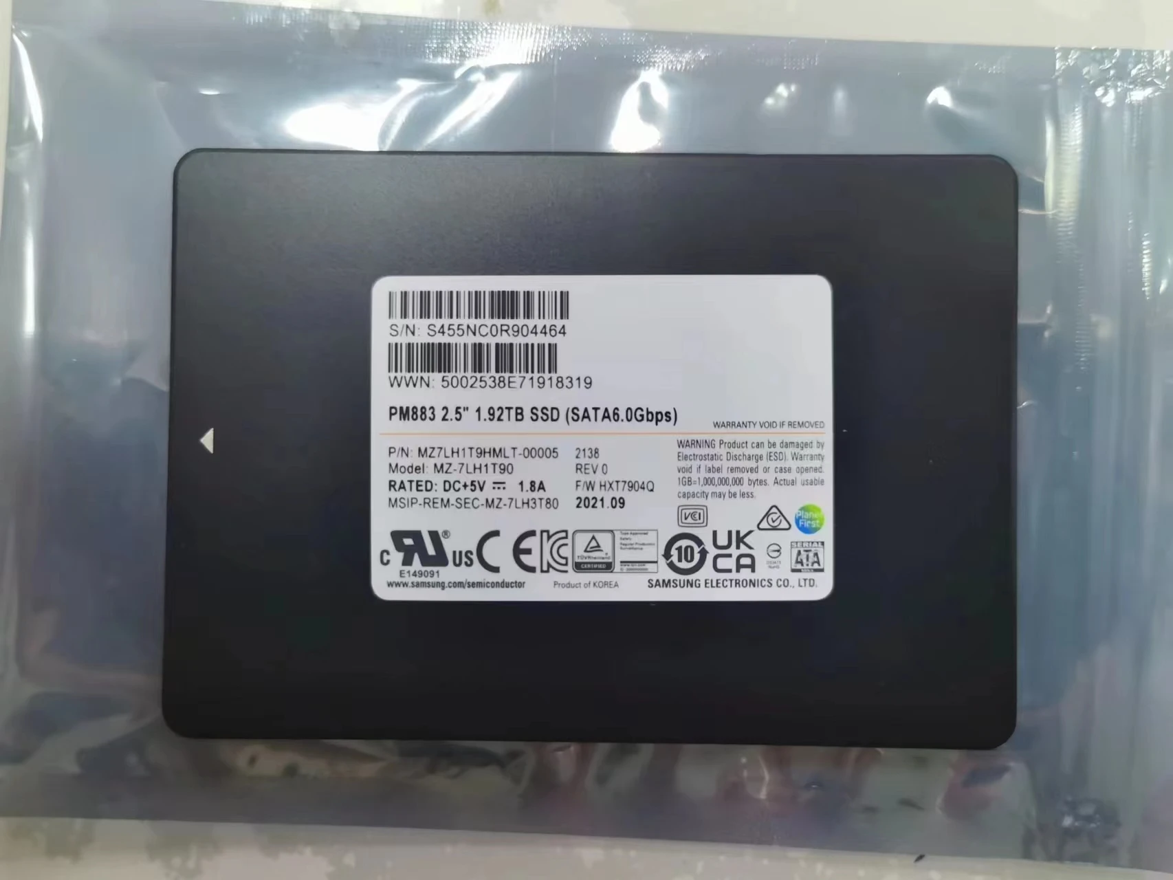 Samsung PM883 1.92T MZ-7LH1T90 enterprise-class SATA SSD 1.92TB SSD powered for more than 100 days.