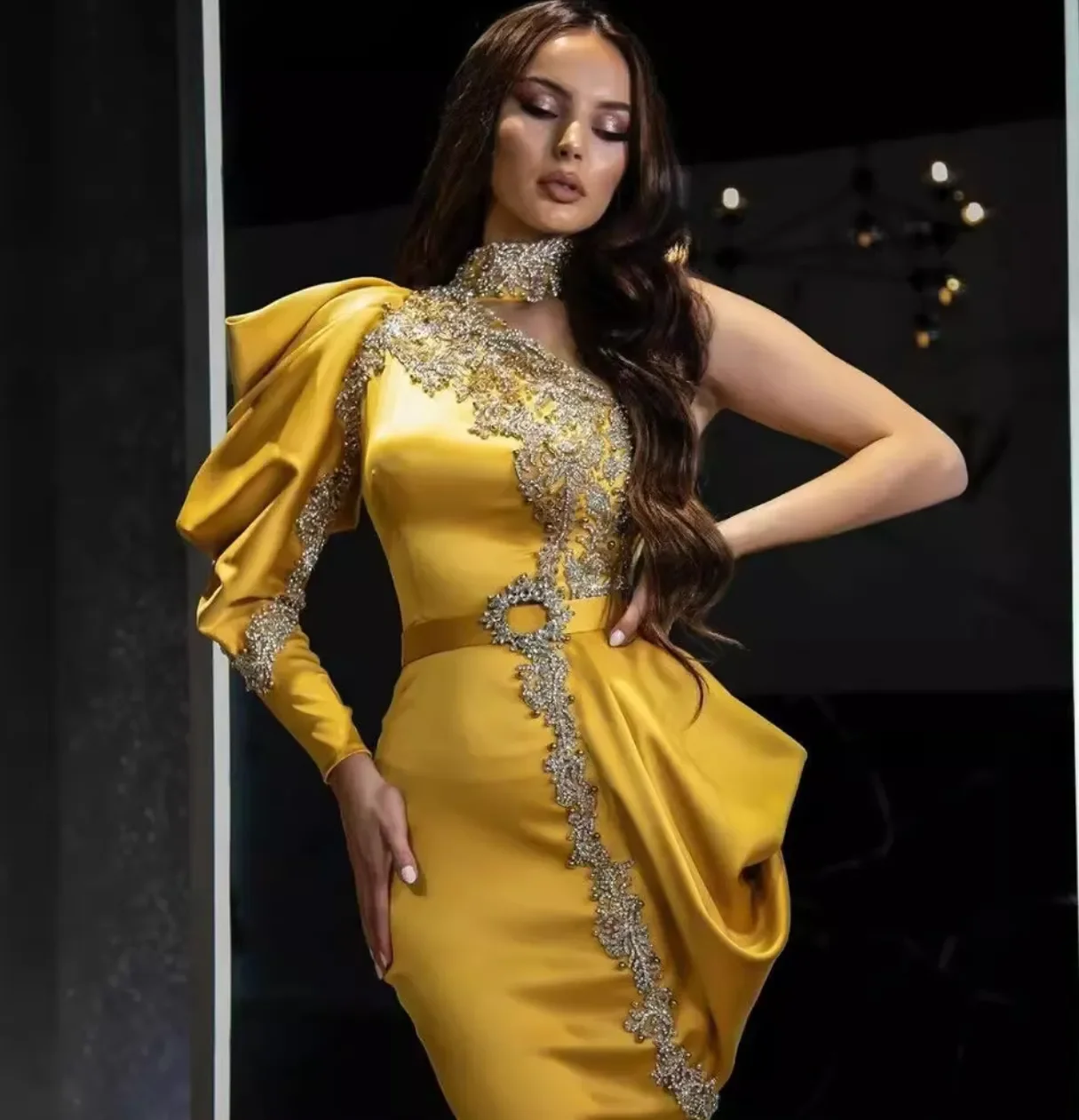 

Elegant High neck Mermaid Prom Dresses Luxury Shiny Sequins Beads Splashed Gold Evening Dress Sweep Train Customized