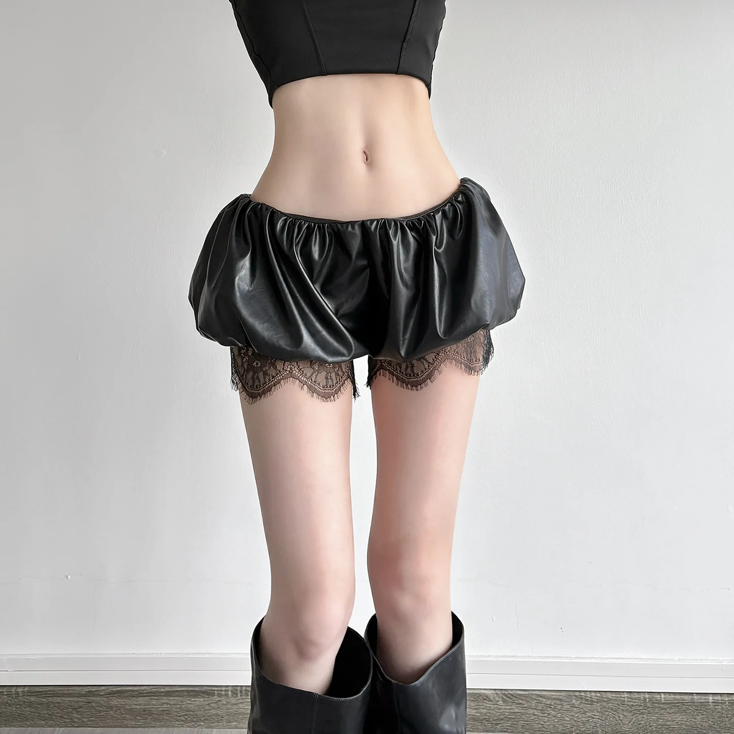 

Sexy Lace Splicing Pu Leather Shorts Spice Girl Sexy Low-rise Bud Pants Hot Pants