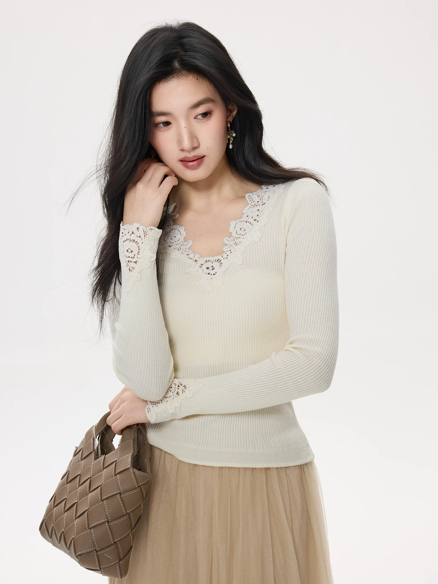 

Women's Slim Fit Knitted Base irt Embroidered Lace Hollow out Wool Design Autumn Winter V Ne Pullover Long Sve Top