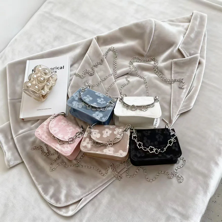 

A Trendy And Retro Mini Handbag For Women in Featuring A Simple Chain Mini Mouth Red Envelope Crossbody Bag