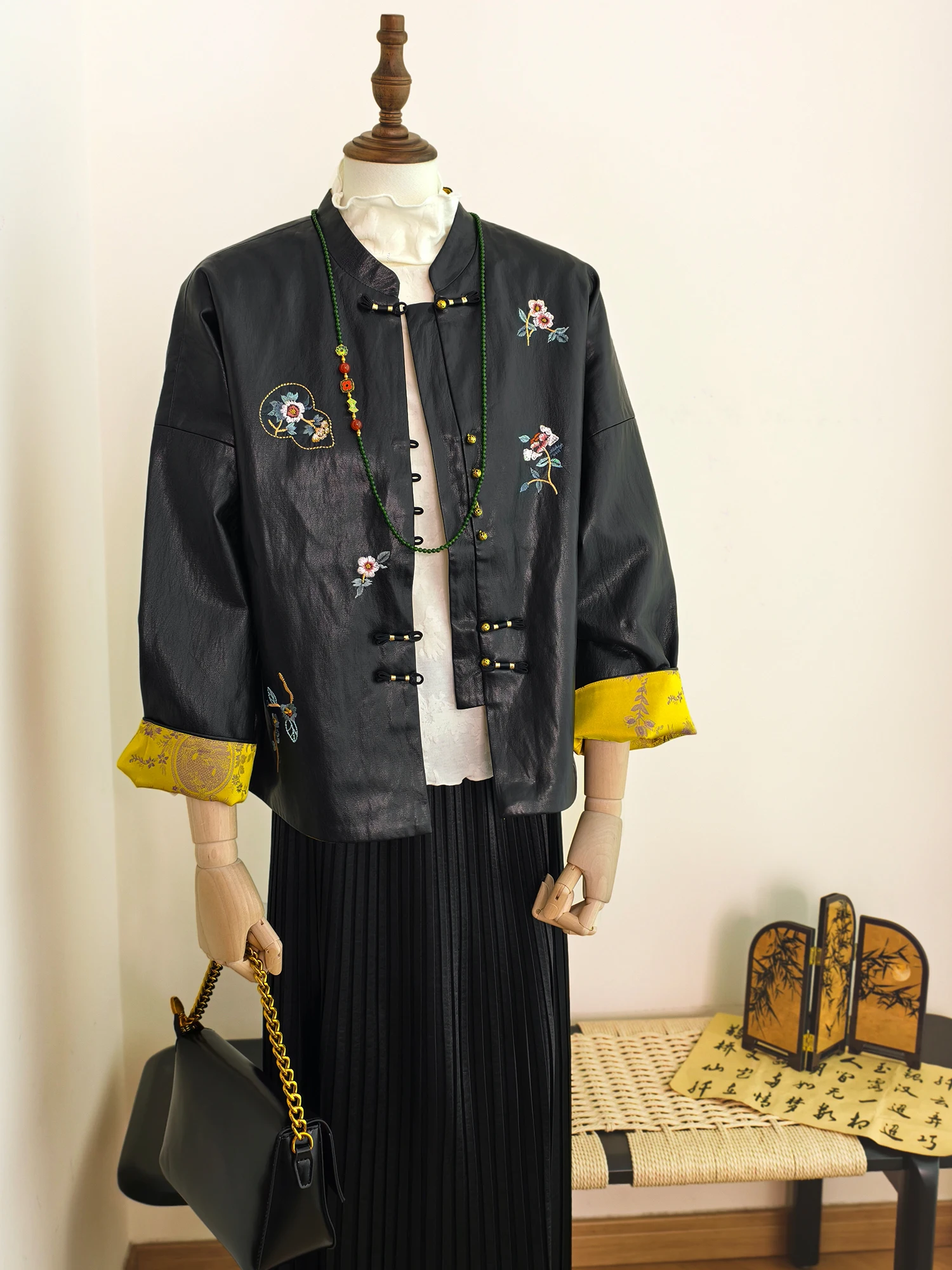 

Ele Double-Sided Wear Soft Smooth Protein Leather Embroidered Heavy Work Jaet Women's Faion Casual Long Sve Coat