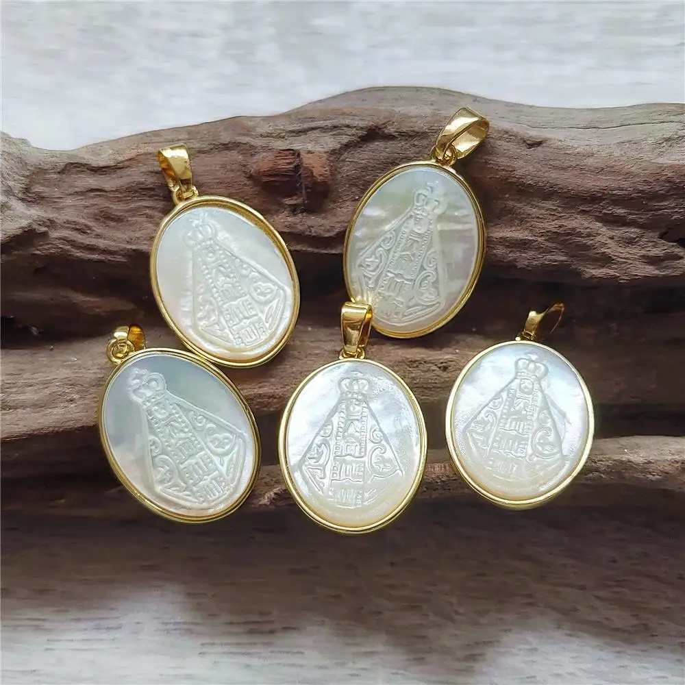 FUWO Wholesale White Shell Jesus Pendant,Golden Bezel Vintage Style Catholic Pattern Accessories For Jewelry Make 5Pcs/Lot PD619