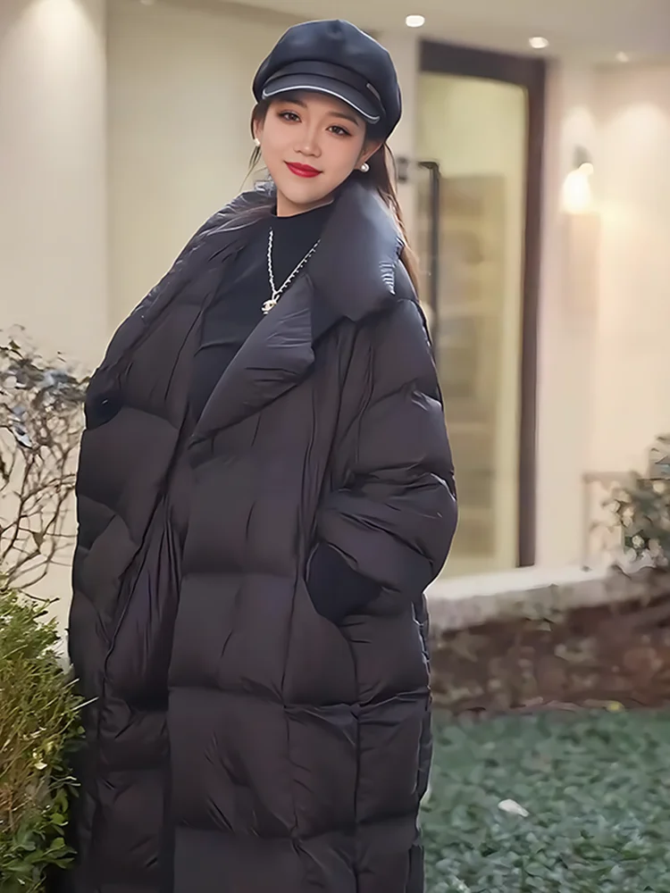 Modna, uniwersalna, ocieplana kurtka puchowa z dużym kołnierzem, biała, damska, idealna na zimę 2024, do pracy i na co dzień.