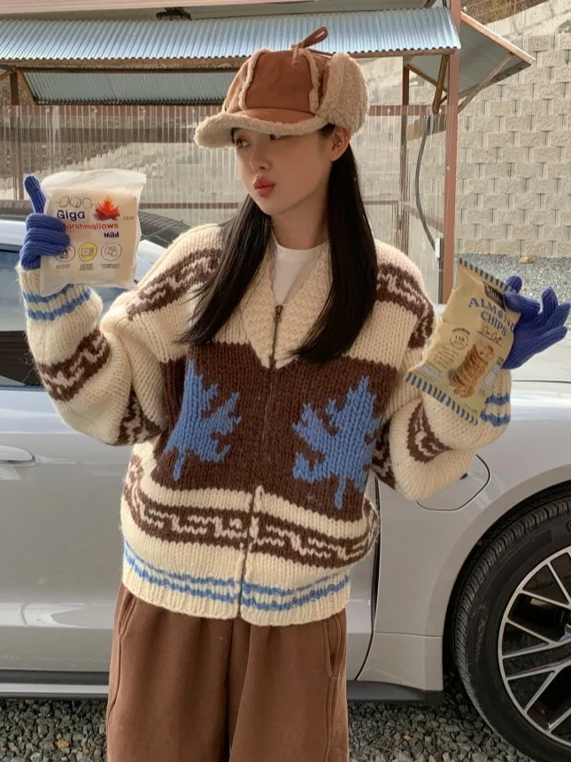 

Retro Leaf Knitted Cardigan Women's Winter Thick Warm Sweater Jacket Korean Style Loose Fit Inner Wear Pure E-commerce Sale