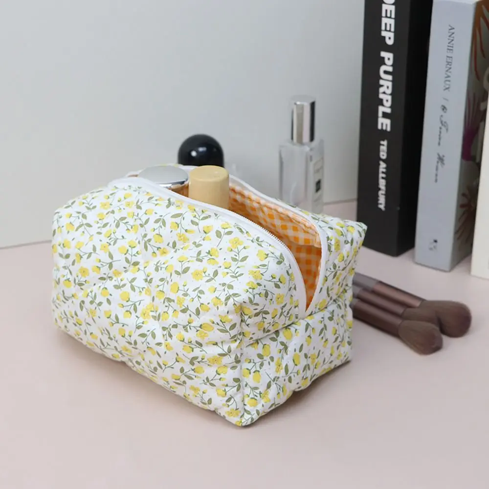 Storage Organizer Floral Puffy Quilted Makeup Bag Cosmetic Pouch Flower Printed Large Travel Cosmetic Bag Makeup Accessory