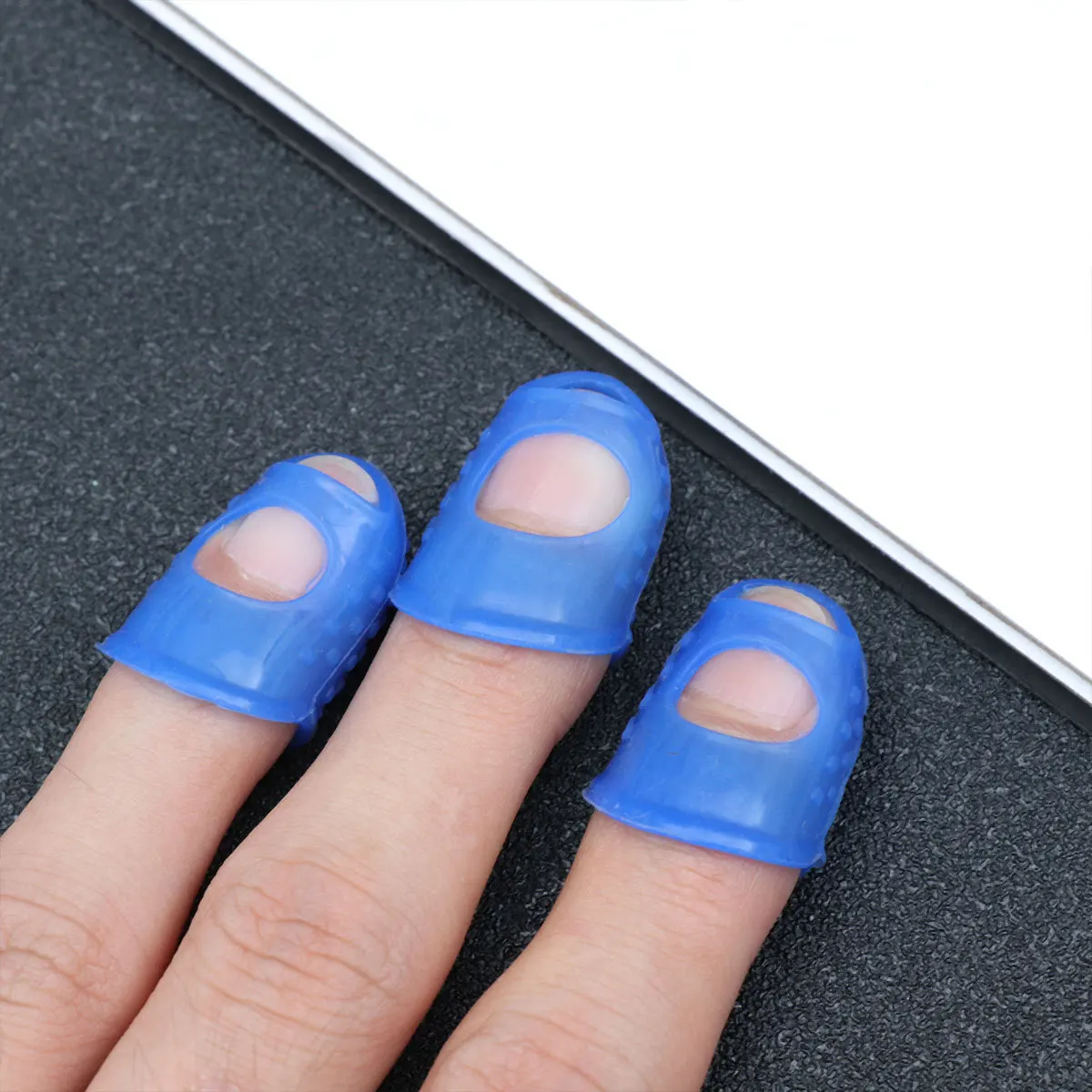 

3 pcs Anti-Scald Non-Slip Finger Tip Protector Silicone Fingertip Grips For Counting Sorting Guitar Playing Office Use Dark Blue