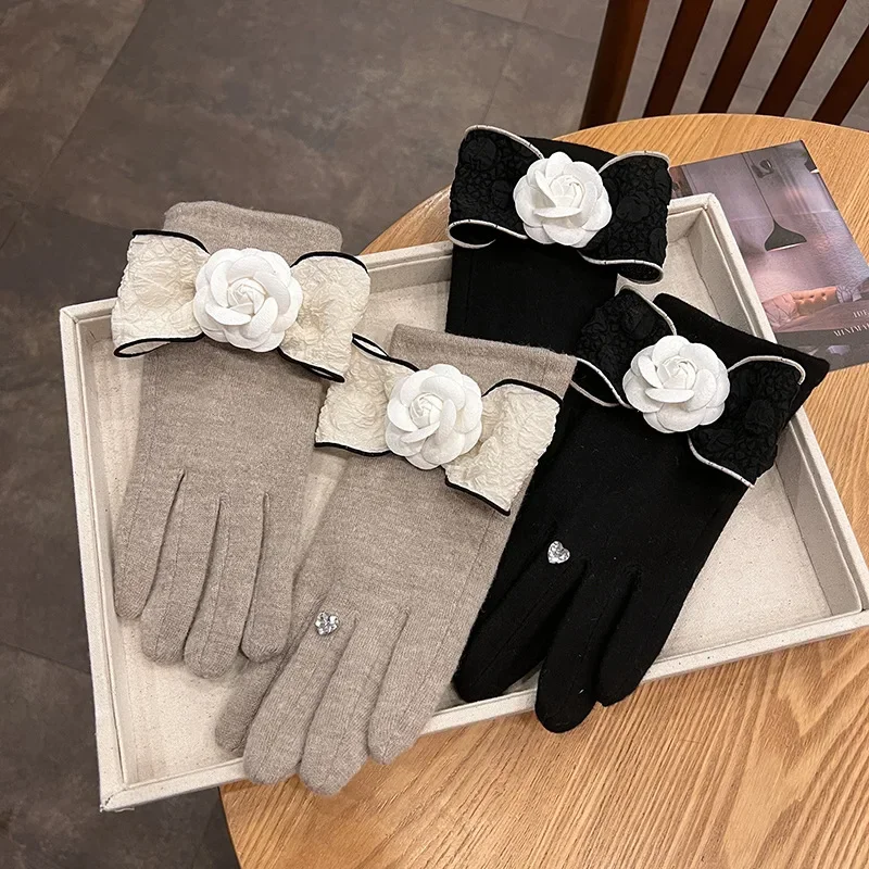 Fashion Butterfly Knot Camellia Gloves Full Finger Warm Cycling Touchscreen Gloves for Women Stage Banquet Bridal Accessories