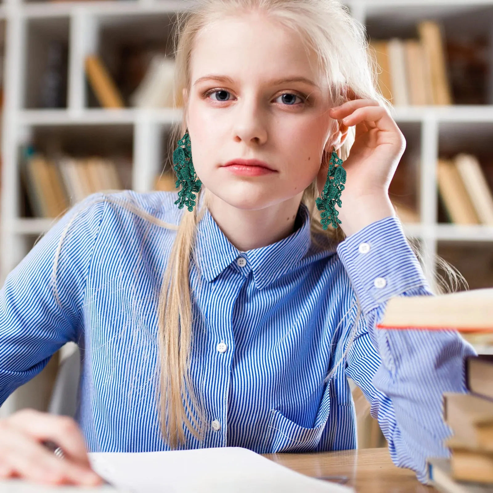 

32Pcs Earrings Tassel Decorative Accessories Distinctive Lace Jewelry Materials for DIY Earrings Keychains Bookmarks Cellphone